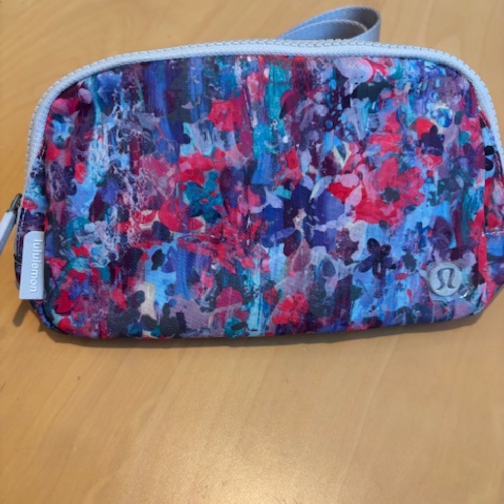 Lululemon belt bag